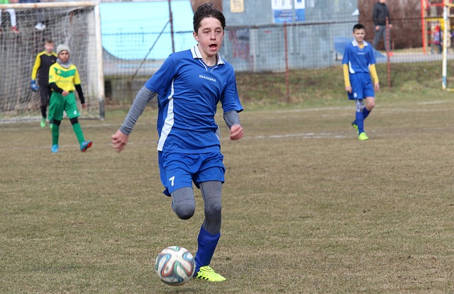 当热刺在首 当热刺在首